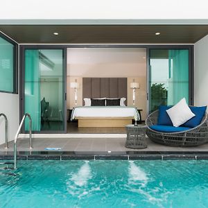 Premier Pool Access Room